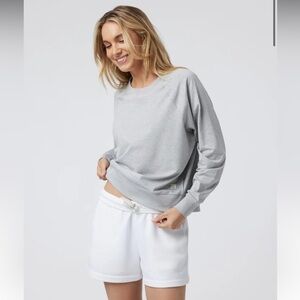 Vuori Long-Sleeve Halo Crew Pale Heather Grey